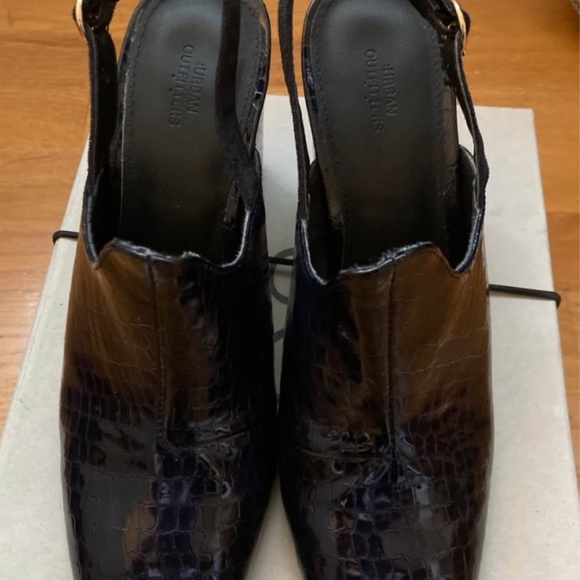 NWOT UO navy patent slingback heels - Picture 4 of 7